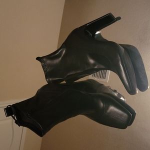 Heeled Square Toe Ankle Boots Black